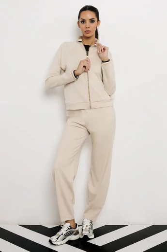 amnesia-sierra-szabadido-egyuttes-bezs