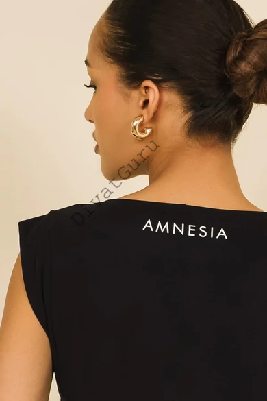 amnesia-miba-ruha-fekete