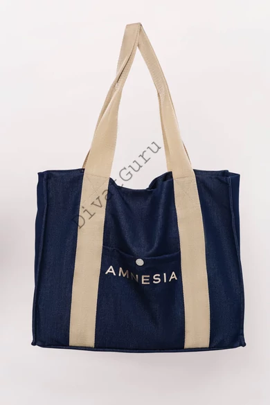 amnesia-jinsz-taska-sotet-farmerkek