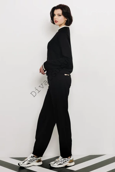 amnesia-sierra-szabadido-egyuttes-fekete