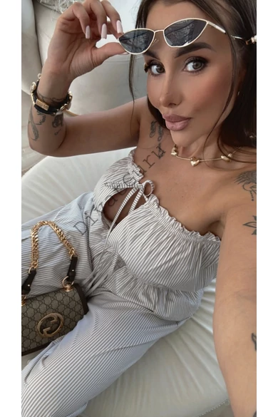 lola-bianka-top-es-nadrag-szett-bezs-feher-csikos