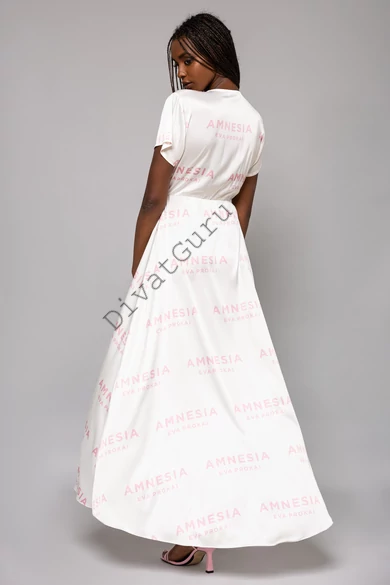 amnesia-timika-ruha-ekru-rozsaszin-feliratos